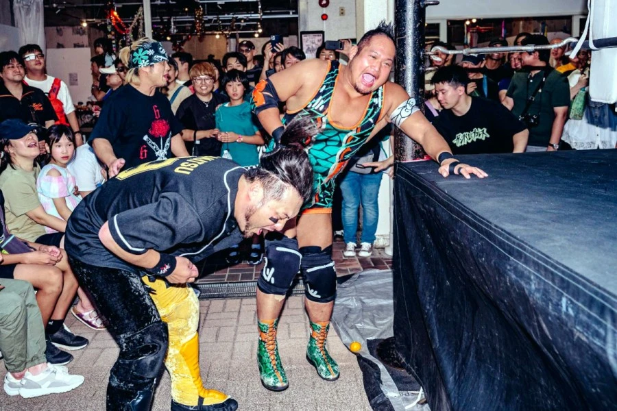 セミファイナル・スピリット・オブ・ガンバレ世界タッグ選手権試合