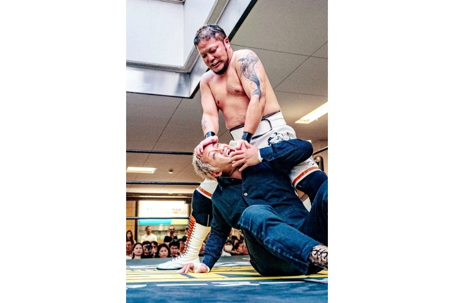 セミファイナル・スピリット・オブ・ガンバレ世界タッグ選手権試合