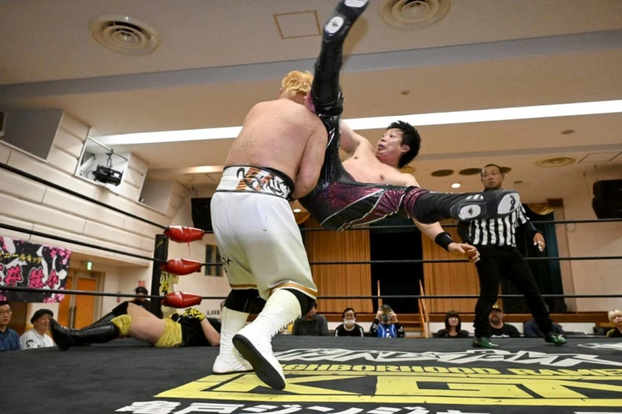 ダブルメインイベント　スピリット・オブ・ガンバレ世界タッグ選手権試合