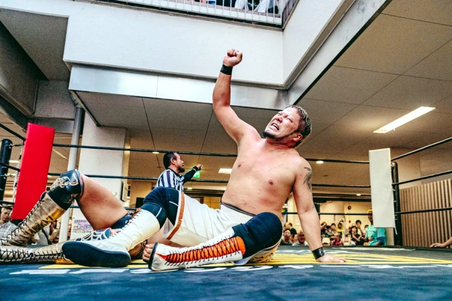 セミファイナル・スピリット・オブ・ガンバレ世界タッグ選手権試合