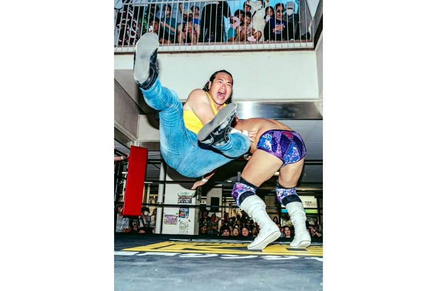 メインイベント・6人タッグマッチ