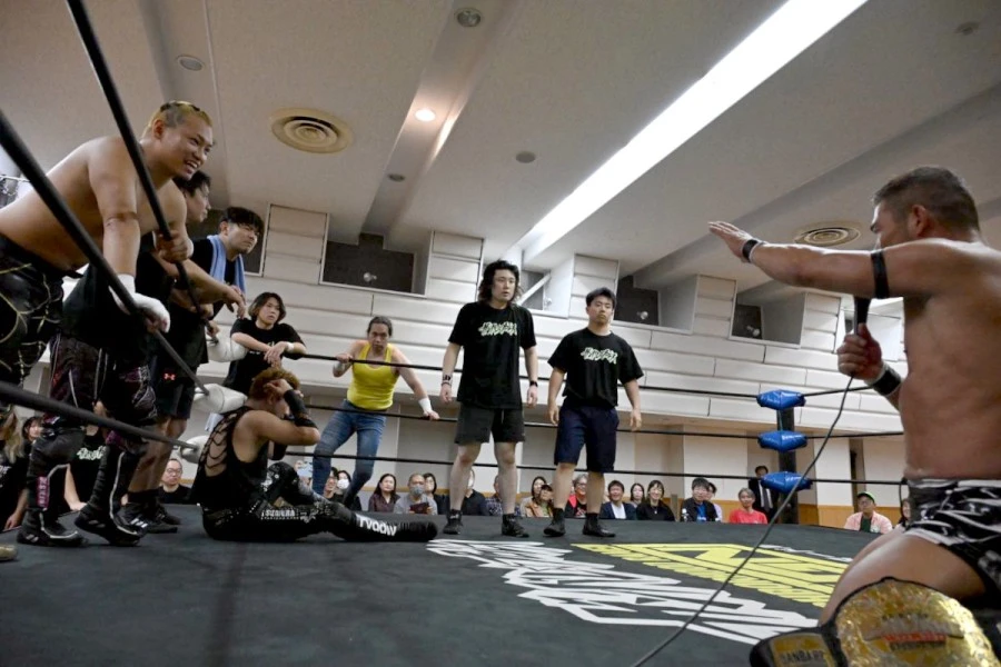  ダブルメインイベント　スピリット・オブ・ガンバレ世界無差別級選手権試合