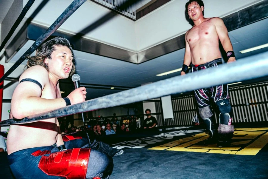 メインイベント・6人タッグマッチ